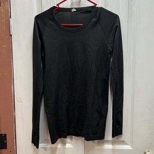 Black long sleeve lulu size 8